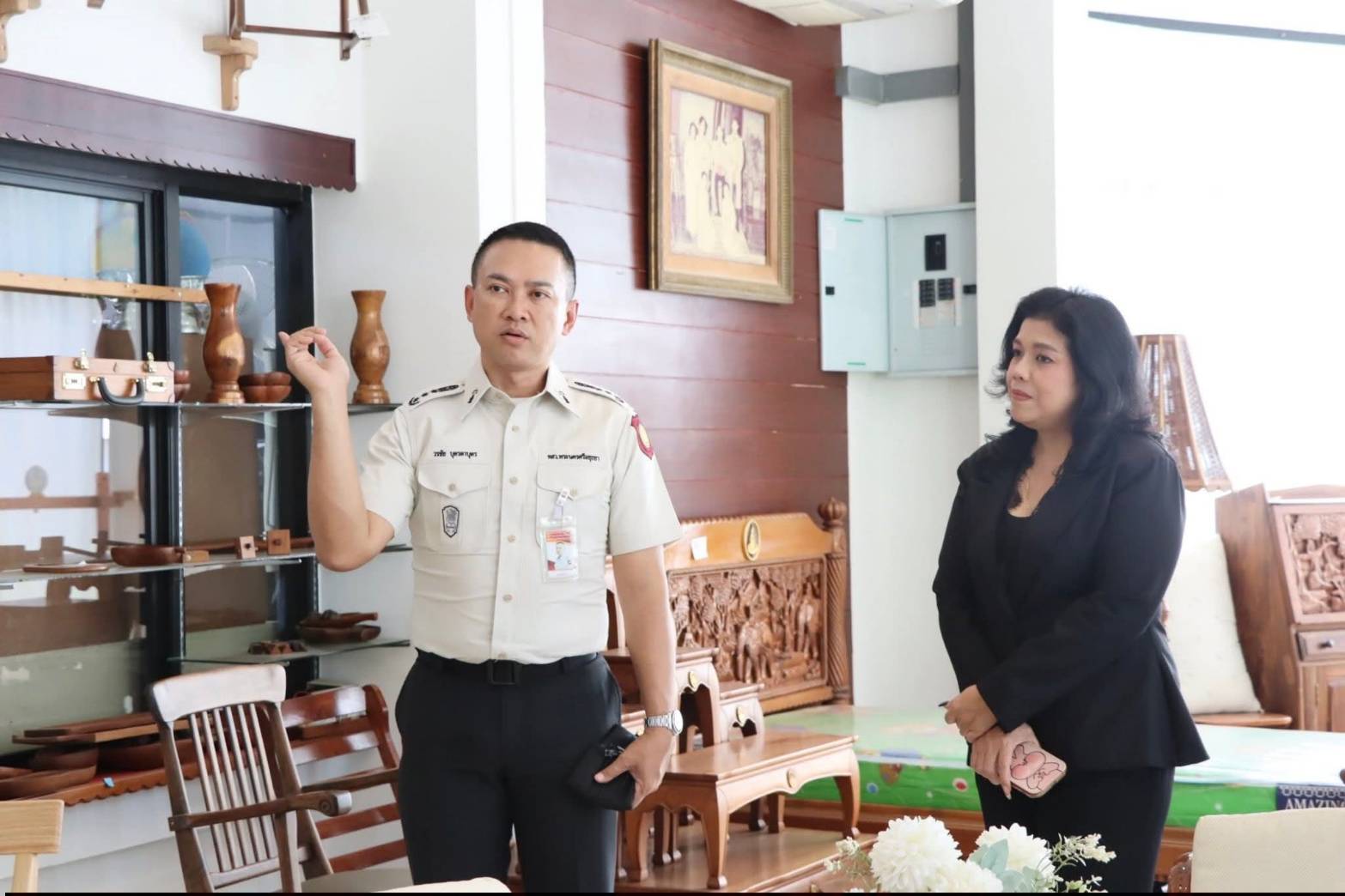 title - ผู้อำนวยการศูนย์ส่งเสริมและพัฒนาอาชีพเสริมนอกภาคการเกษตร ให้การต้อนรับ ผู้อำนวยการทัณฑสถานวัยหนุ่มพระนครศรีอยุธยา พร้อมด้วย ผู้อำนวยการส่วนและหัวหน้าฝ่ายทัณฑสถานฯ เข้าเยี่ยมชมแผนกฝึกอบรมทั้ง 12 แผนก และพื้นที่ภายในศูนย์ส่งเสริมและพัฒนาอาชีพเสริมนอกภาคการเกษตร 